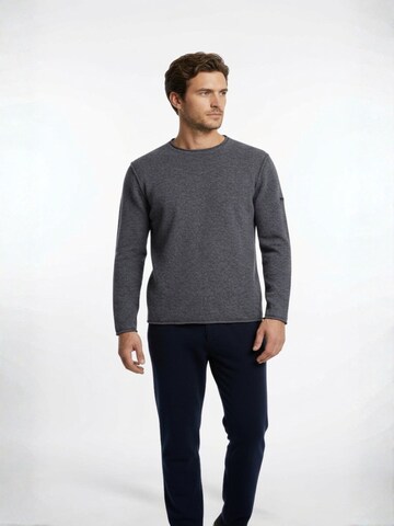 SILK & CASHMERE Sweater in Grey: front