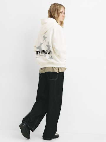 Pull&Bear Суичър 'PACIFIC BYE' в бяло