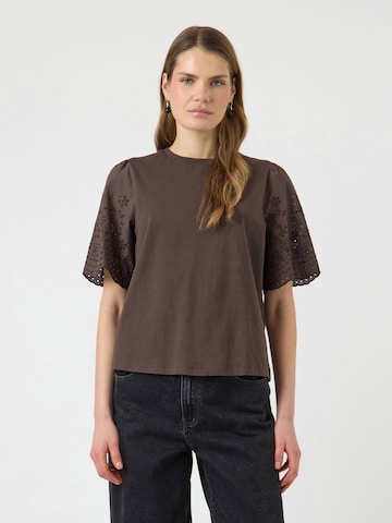 T-shirt 'YASLex' YAS en marron : devant