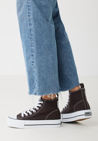 BRITISH KNIGHTS Sneakers hoog ' KAYA' in Bruin: voorkant