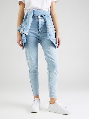 Coupe slim Jean 'MOM SLIM' Tommy Jeans en bleu : devant