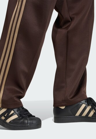 Baggy Pantalon 'Adicolor' ADIDAS ORIGINALS en marron