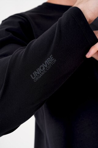 UNIQVIBE Shirt in Black