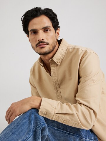 LEVI'S ® - Ajuste regular Camisa 'Authentic' en marrón