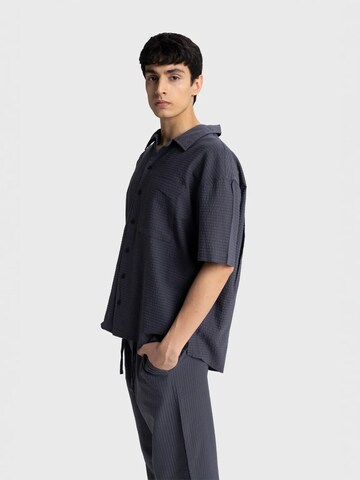 Comfort fit Maglietta di Giesto in grigio