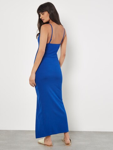 Robe de soirée Apricot en bleu