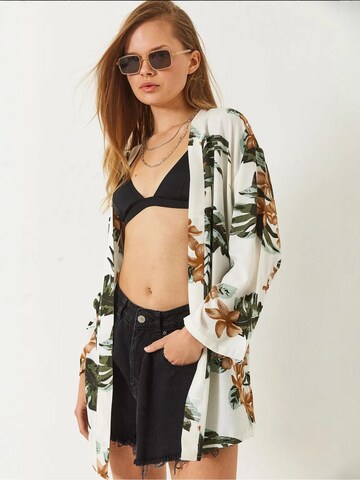 Kimono di Bianco Lucci in bianco: frontale