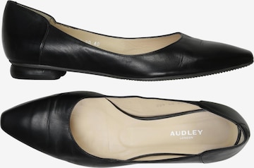 AUDLEY Ballerina 40 in Schwarz: Vorderseite