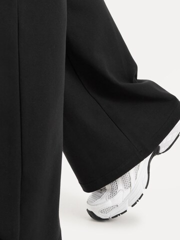 évasé Leggings ' Neola ' Smilodox en noir