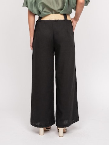 Regular Pantalon folklorique 'Pantalon de ville et ceinture ELOUVE' Dona Lisa en noir : devant