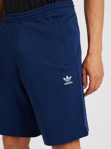 ADIDAS ORIGINALS regular Bukser 'Essentials' i blå