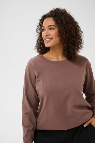 KAFFE CURVE - Camisa 'Hellen' em castanho