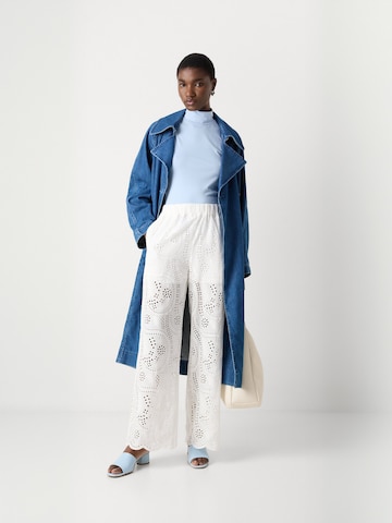 Crās Regular Pants ' Breezecras ' in White