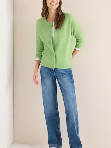 Geacă tricotată de la CECIL pe verde