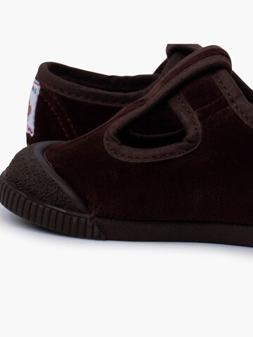Pisamonas First-Step Shoes in Brown