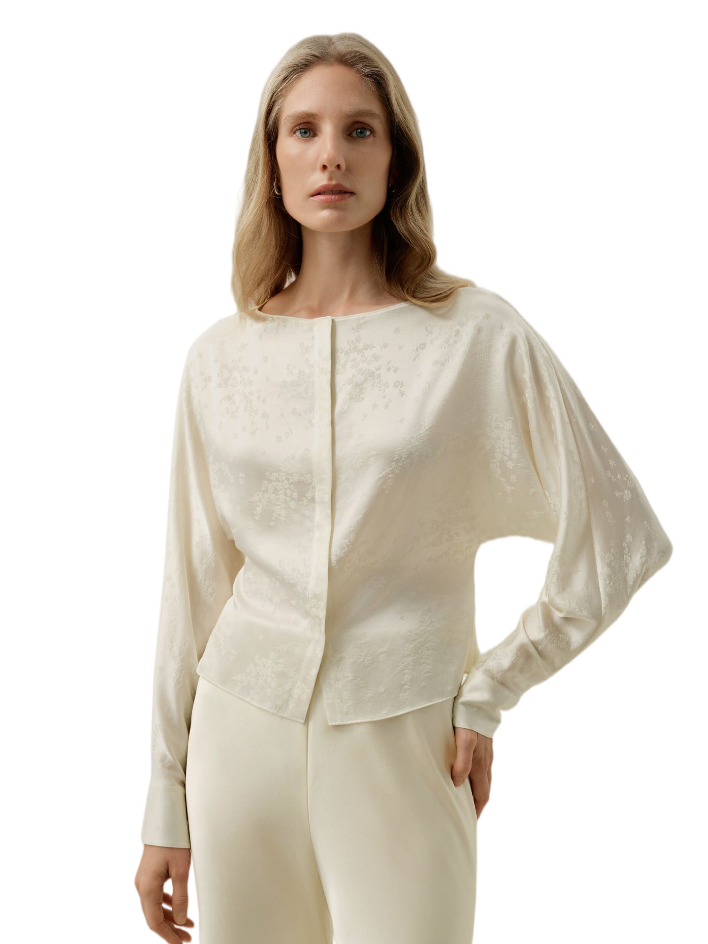 Lilysilk Blouse in White: front