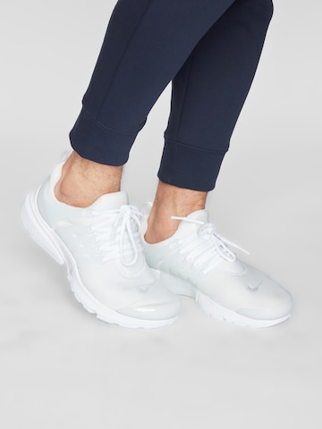 Nike Sportswear Låg sneaker 'AIR PRESTO' i vit: framsida