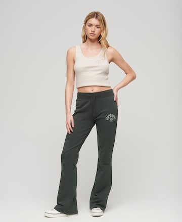 évasé Pantalon 'Essential' Superdry en vert