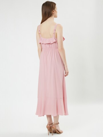 Robe d’été 'Flounced Cami' Influencer en rose