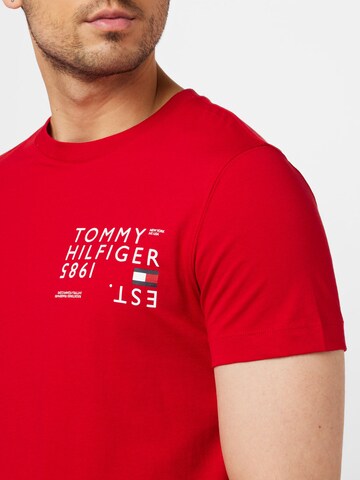 raudona TOMMY HILFIGER Marškinėliai