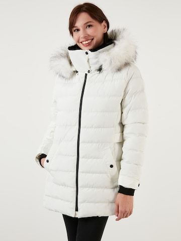 LELA Winter Coat in Beige
