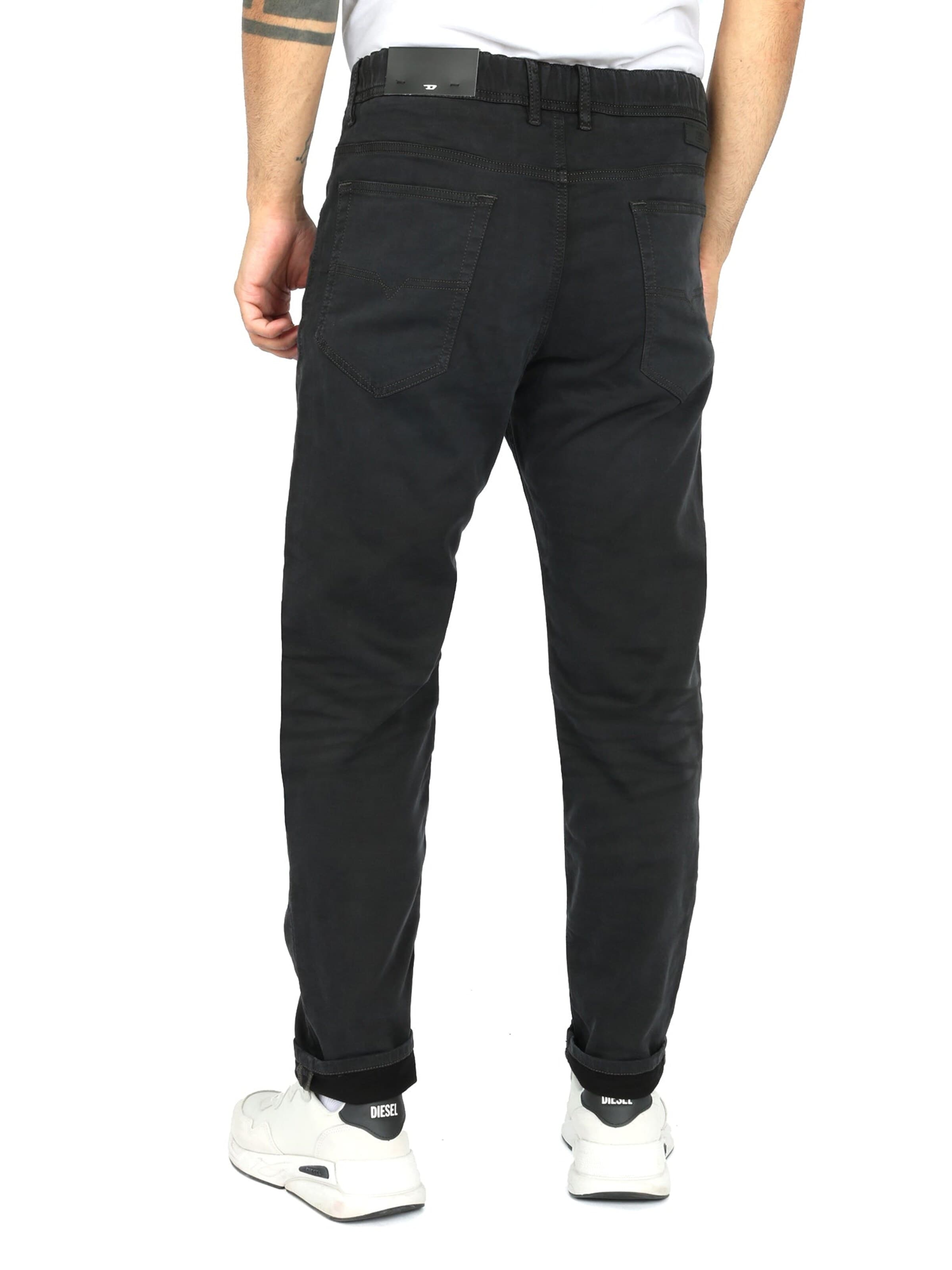 Tapered Jeans 'NARROT Light & Superstretch JoggJeans' di DIESEL in nero