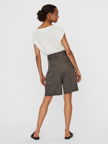 VERO MODA Loose fit Pleat-Front Pants 'Vivian Aneve' in Green