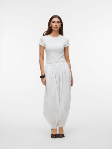 Effilé Pantalon 'AWCanella' VERO MODA en blanc