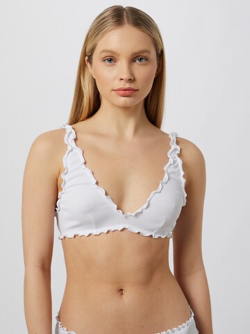 Triangle Soutien-gorge 'Naomi' WEEKDAY en blanc : devant