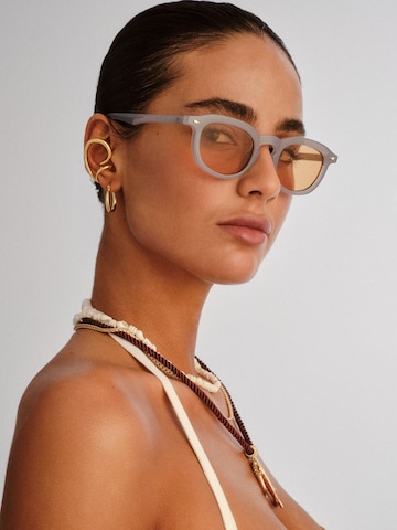 LE SPECS Zonnebril 'HEART THROB' in Grijs