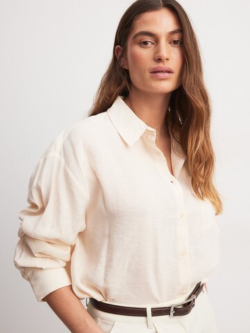 NA-KD Blouse in Beige: front