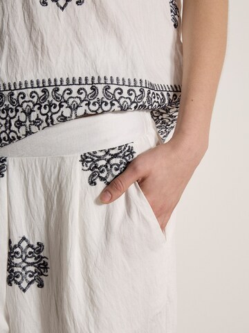 Apricot Regular Pants ' ' in White