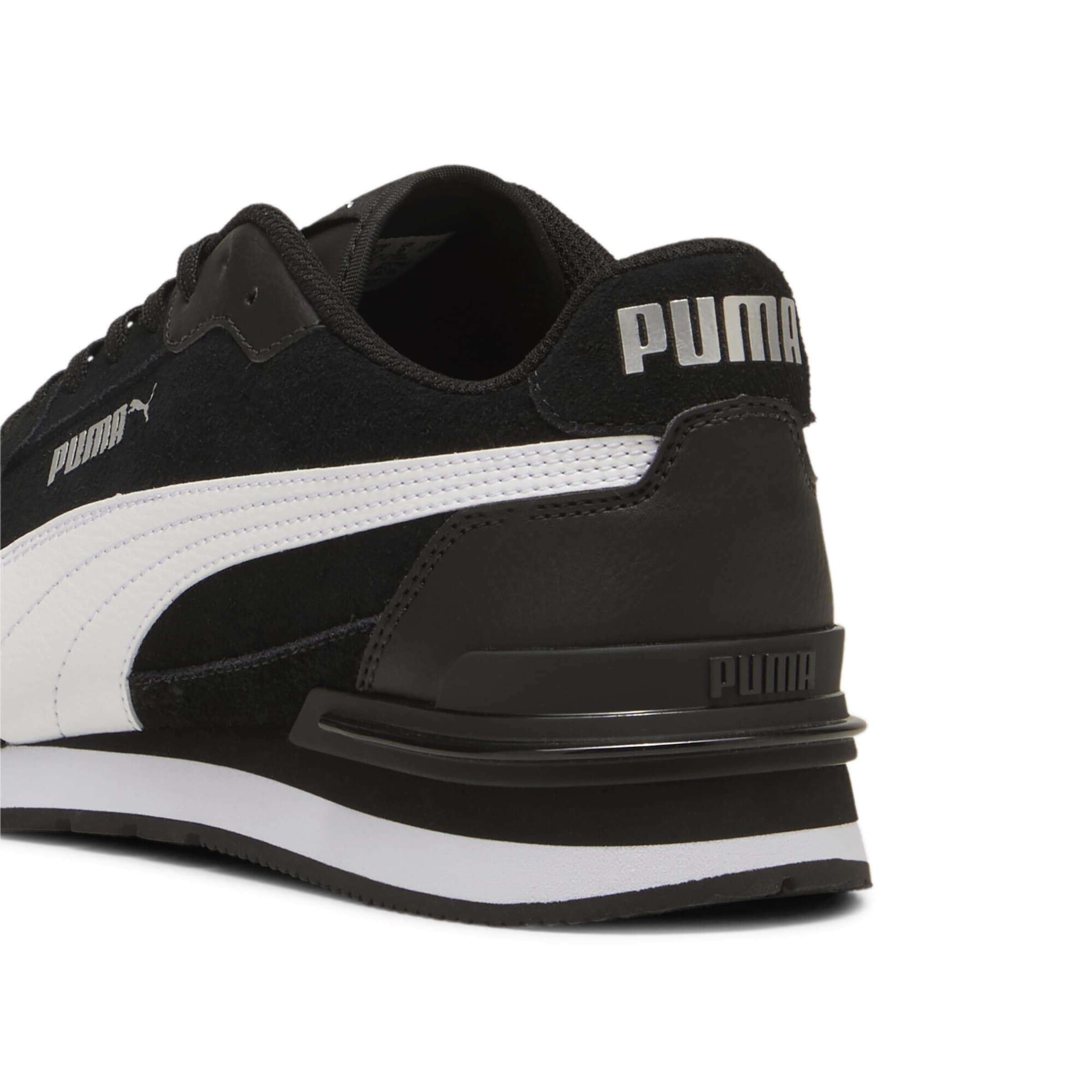 PUMA Platform trainers 'ST Runner v4' in Black