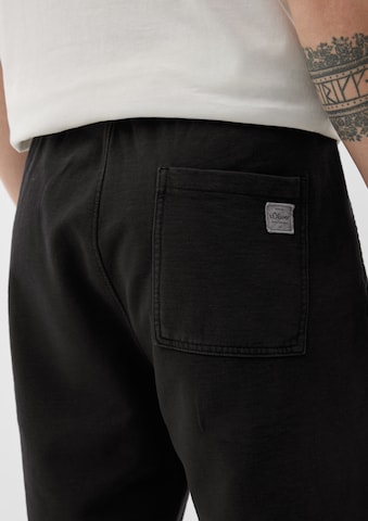 regular Pantaloni di s.Oliver in nero