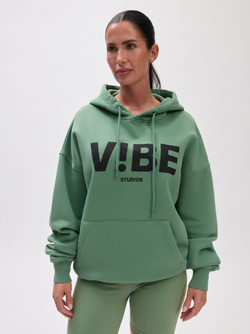 Bluză de molton de la V!BE STUD!OS pe verde
