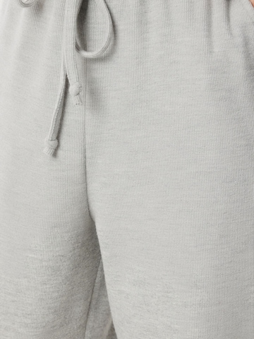 Wide leg Pantaloni 'Hose' di Happiness İstanbul in grigio
