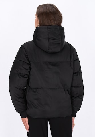 faina Winterjas in Zwart