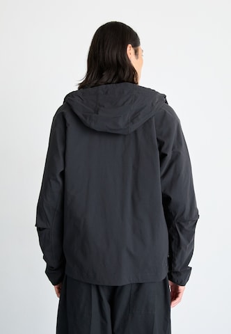 Nike Sportswear Преходно яке в черно
