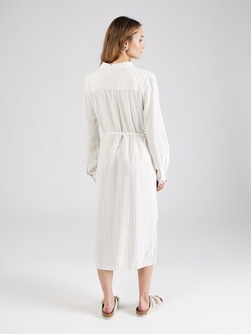 Robe-chemise 'Caro' ONLY en blanc