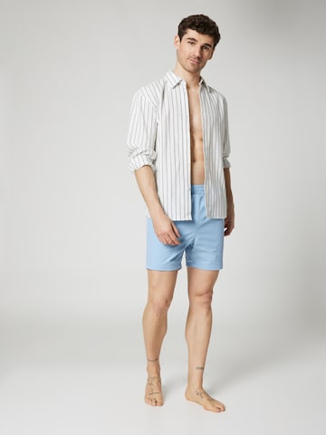 Shorts de bain 'Constantin' ABOUT YOU x Kevin Trapp en bleu