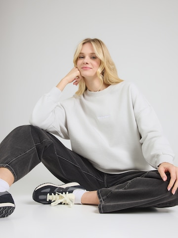 Pegador Majica 'SELA' | siva barva: sprednja stran