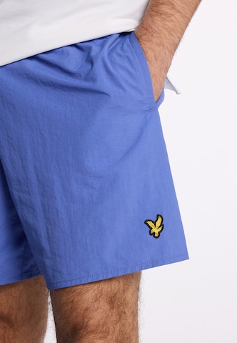 Loosefit Shorts de bain Lyle & Scott en bleu