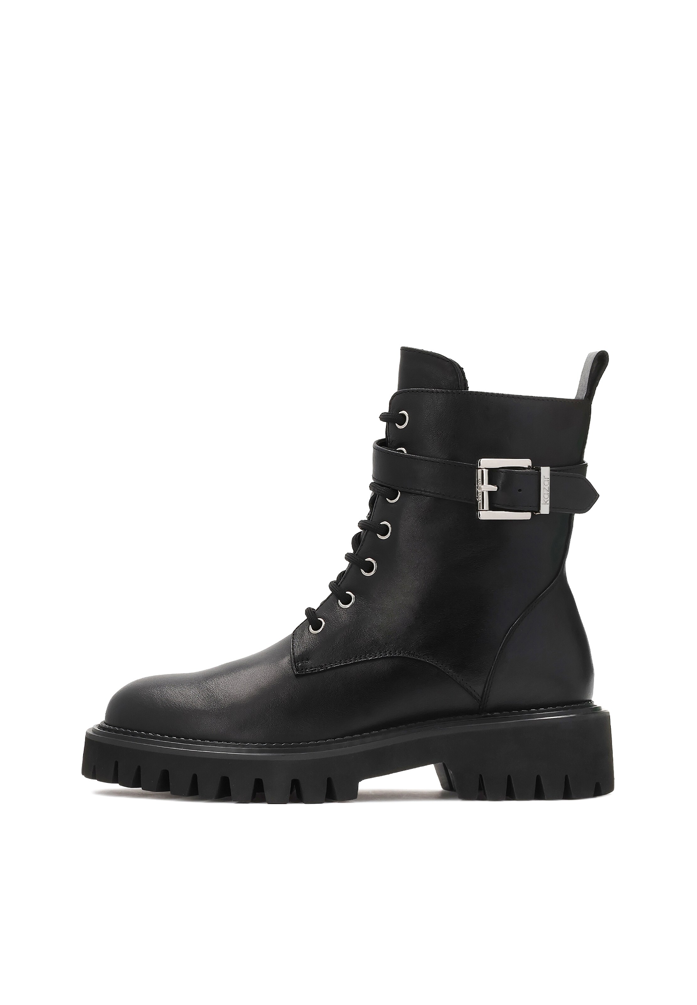 melns Kazar Sienamie zābaki: no priekšpuses