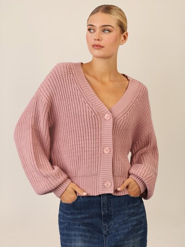 APART Strickjacke in Pink: Vorderseite