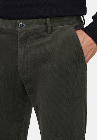 Boggi Milano Slim fit Chino trousers in Green: front