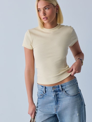 T-shirt Next en beige : devant