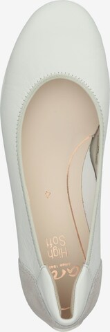 ARA Ballet Flats in Beige