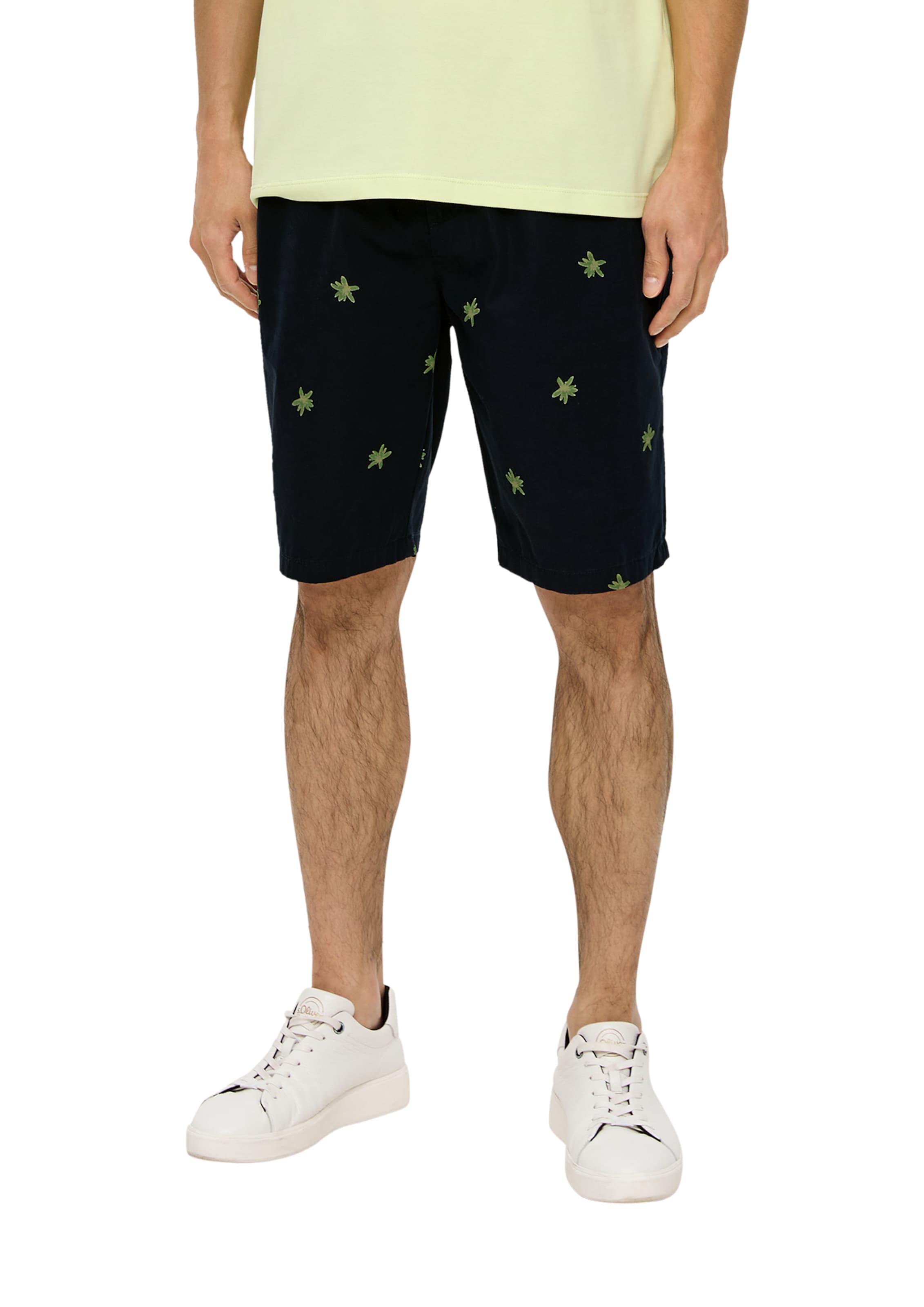 s.Oliver Regular Trousers in Black: front