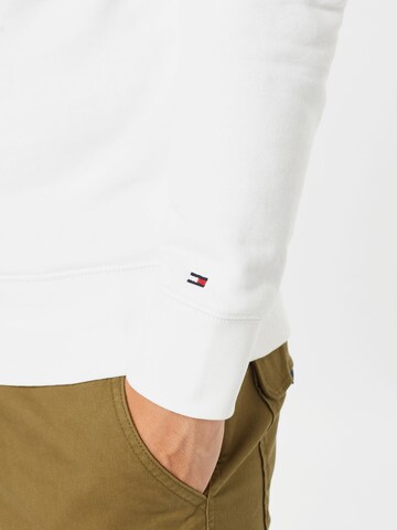 TOMMY HILFIGER Sweatshirt i vit