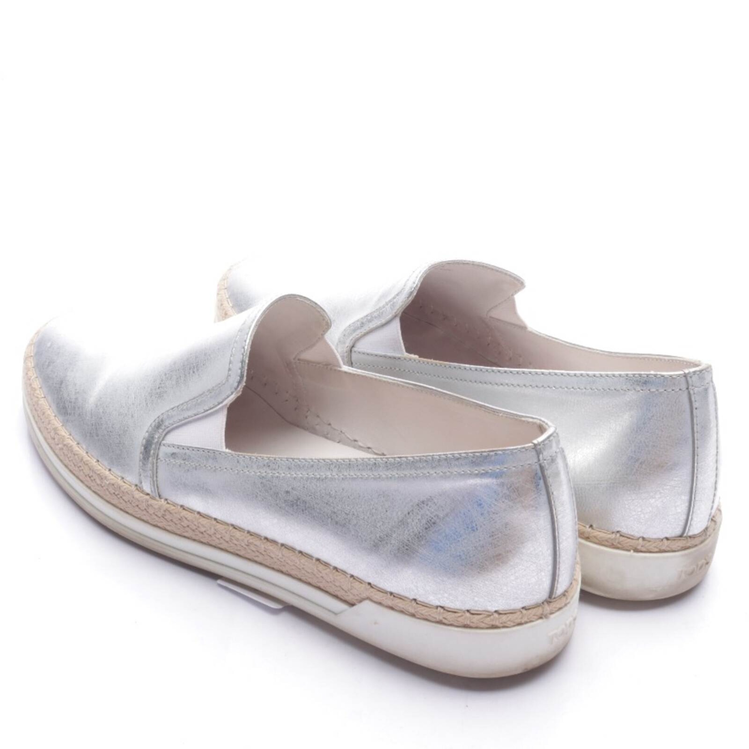 Tod's Flats & Loafers in 39 in Silver